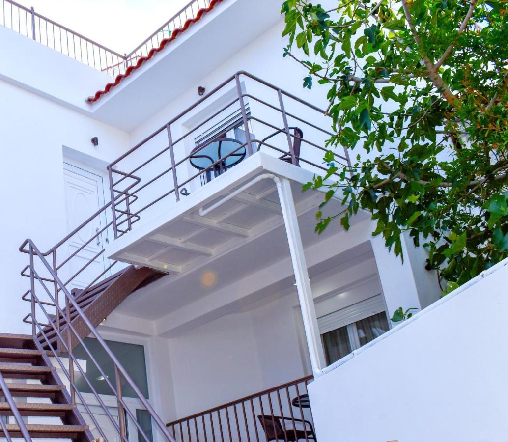 La Maison Plakes Rooftop Apt Скиатос Екстериор снимка