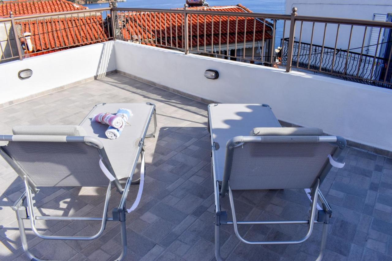 La Maison Plakes Rooftop Apt Скиатос Екстериор снимка
